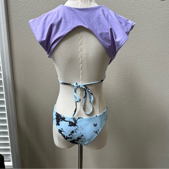 NWOT Plunging Neckline Two-Piece Bikini Set - Picture 4 of 7